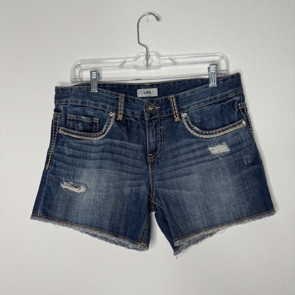 Daytrip Leo Distressed Denim‎ Shorts Dark Wash Raw Hem Women's Size 30 DBK110